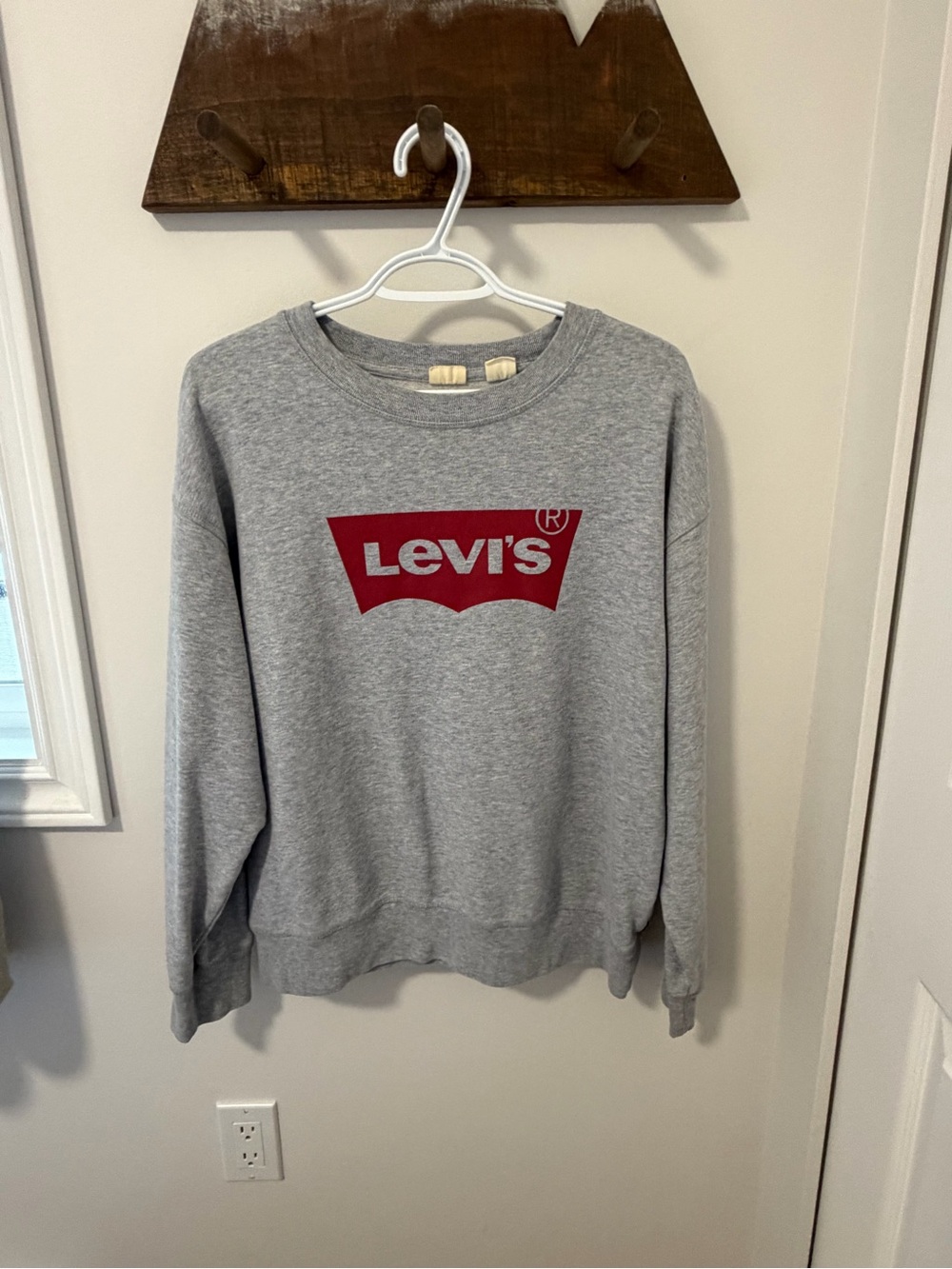 Women’s Levi's Gray Crewneck Sweatshirt with Red Logo